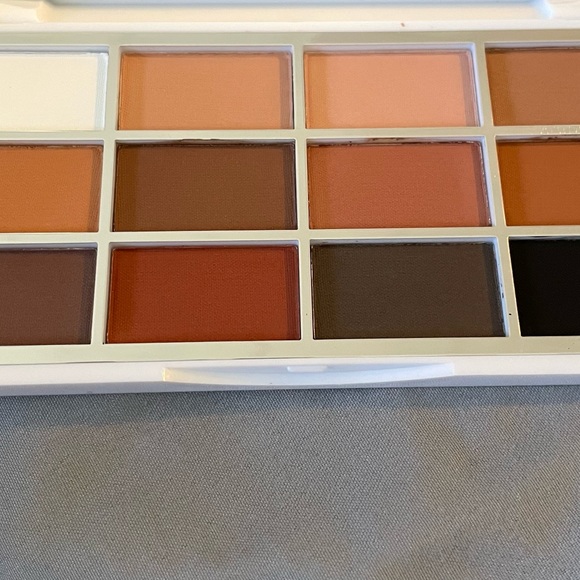 NIB Lash Step eye shadow palette, full size, Matte About You - Picture 3 of 4